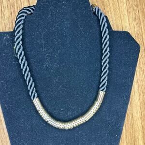 Vintage- NRQ- Rope necklace in black/gold